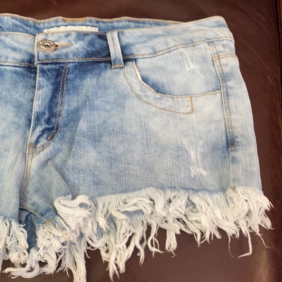 Vintage Havana Jean shorts - Picture 2 of 5